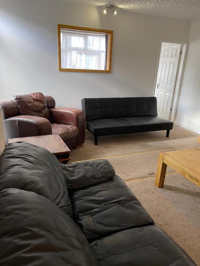 Spacious, Sleeps 17, 3 Bathrooms, Parking, Mansfield Buitenkant foto