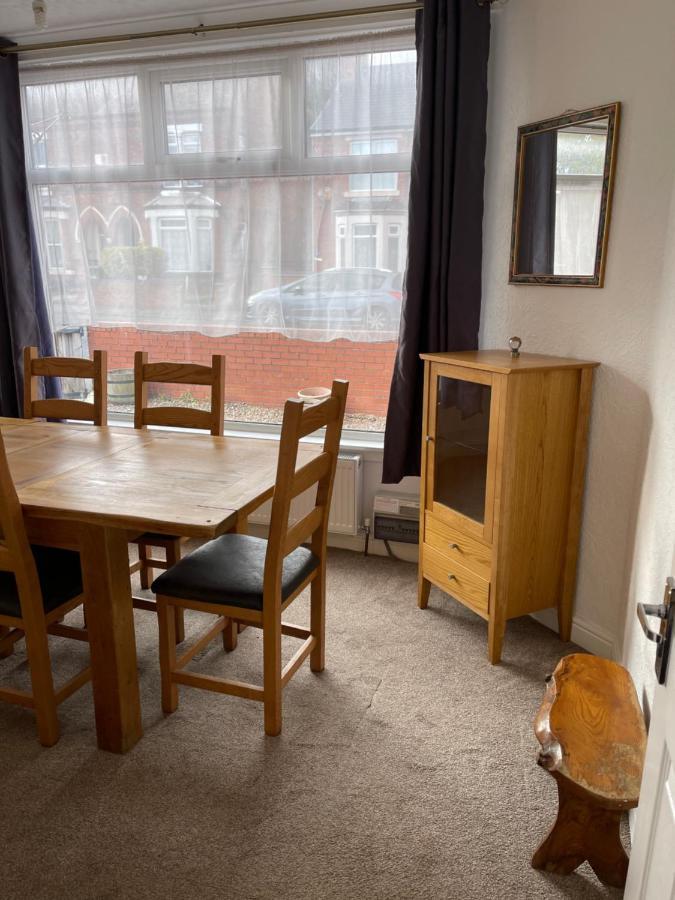Spacious, Sleeps 17, 3 Bathrooms, Parking, Mansfield Buitenkant foto