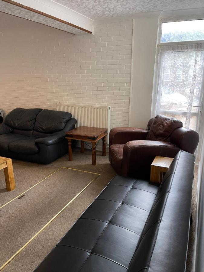 Spacious, Sleeps 17, 3 Bathrooms, Parking, Mansfield Buitenkant foto