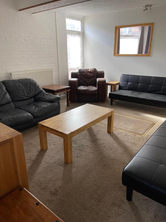 Spacious, Sleeps 17, 3 Bathrooms, Parking, Mansfield Buitenkant foto