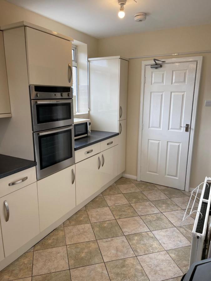 Spacious, Sleeps 17, 3 Bathrooms, Parking, Mansfield Buitenkant foto