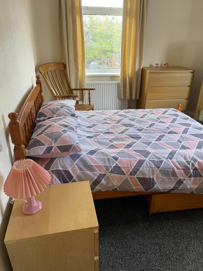 Spacious, Sleeps 17, 3 Bathrooms, Parking, Mansfield Buitenkant foto