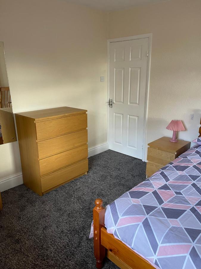 Spacious, Sleeps 17, 3 Bathrooms, Parking, Mansfield Buitenkant foto