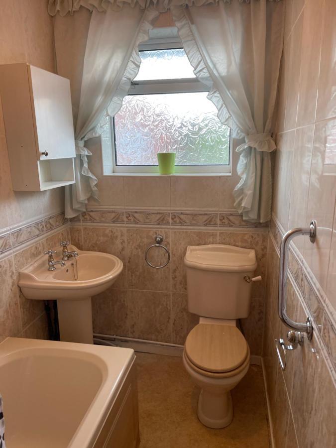 Spacious, Sleeps 17, 3 Bathrooms, Parking, Mansfield Buitenkant foto