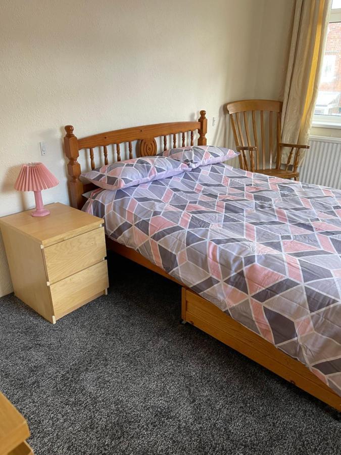 Spacious, Sleeps 17, 3 Bathrooms, Parking, Mansfield Buitenkant foto