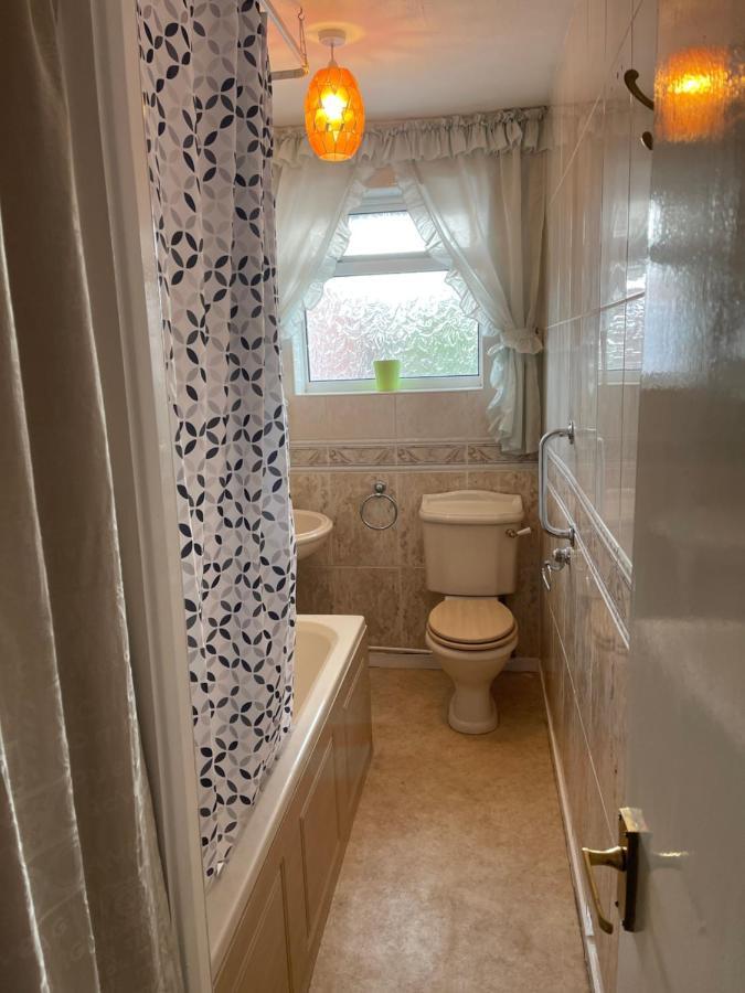 Spacious, Sleeps 17, 3 Bathrooms, Parking, Mansfield Buitenkant foto