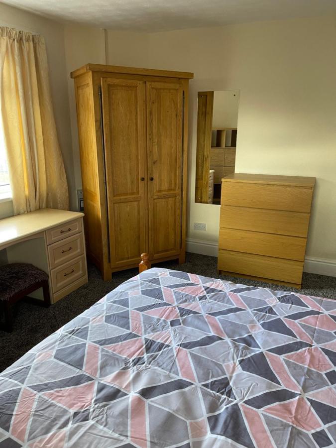 Spacious, Sleeps 17, 3 Bathrooms, Parking, Mansfield Buitenkant foto