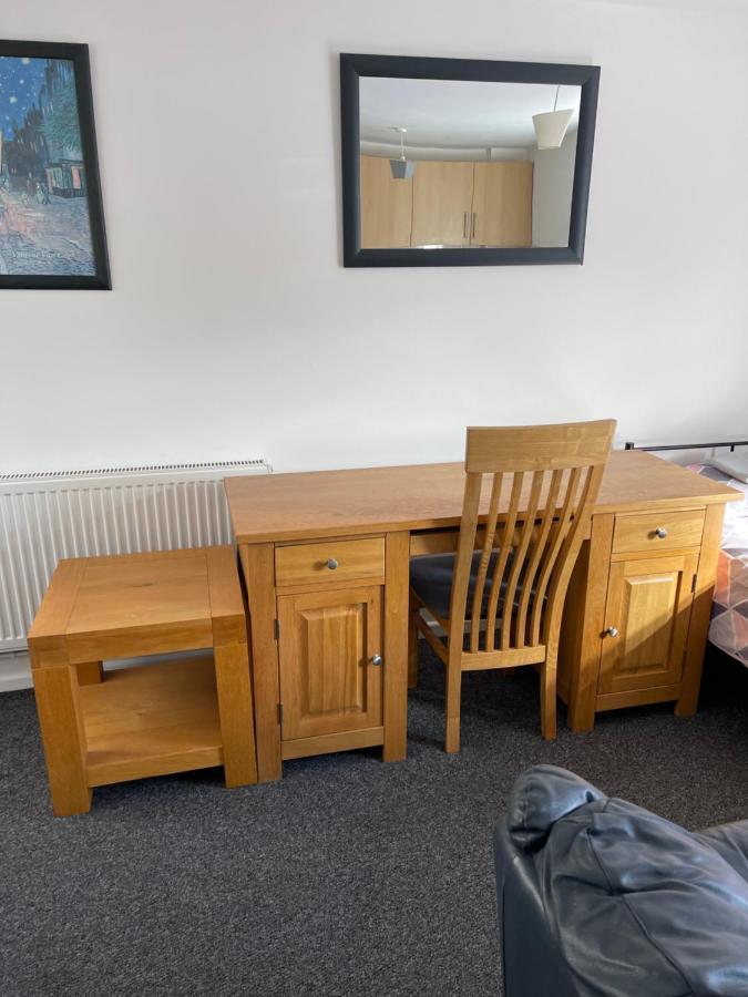 Spacious, Sleeps 17, 3 Bathrooms, Parking, Mansfield Buitenkant foto